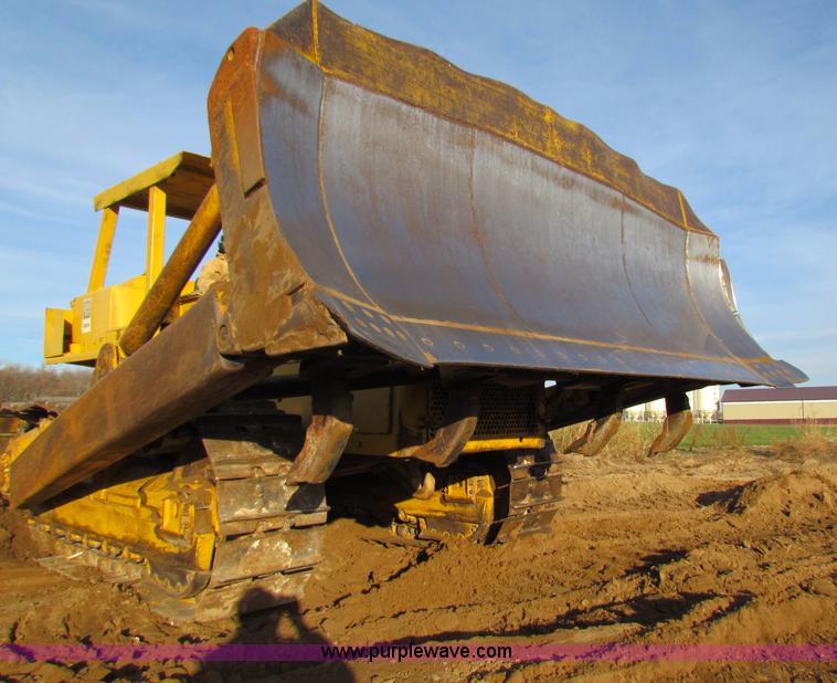 image for item E8258 1968 Caterpillar D8H dozer