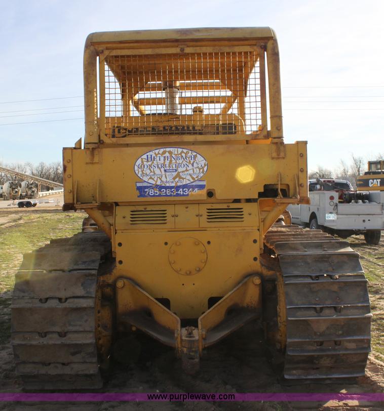 image for item E8259 1967 Caterpillar D8H dozer