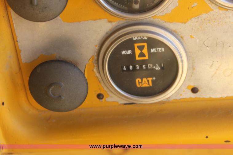 image for item E8259 1967 Caterpillar D8H dozer