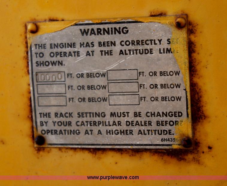 image for item E8259 1967 Caterpillar D8H dozer