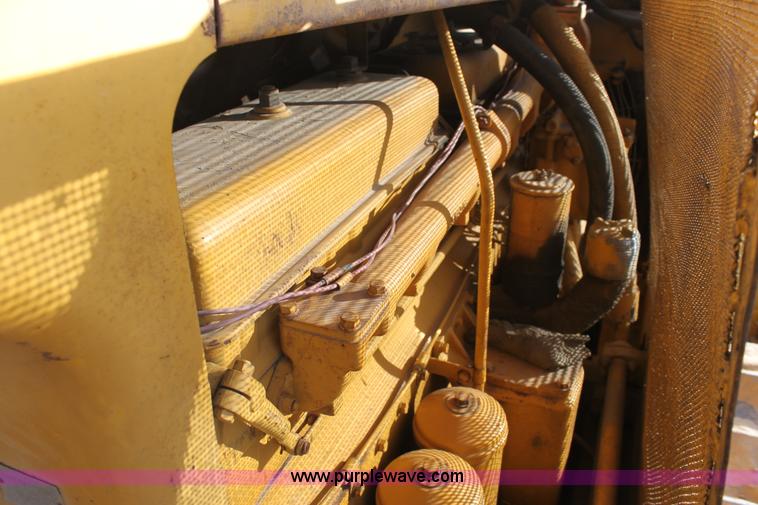 image for item E8259 1967 Caterpillar D8H dozer