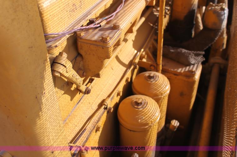 image for item E8259 1967 Caterpillar D8H dozer