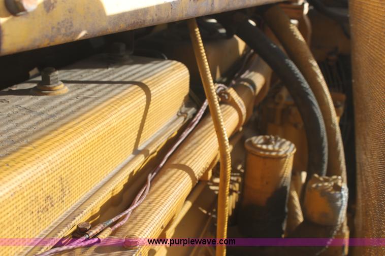 image for item E8259 1967 Caterpillar D8H dozer