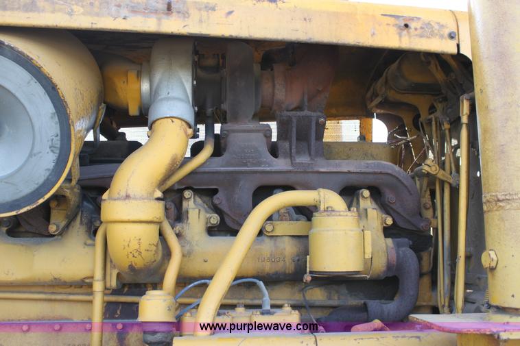 image for item E8259 1967 Caterpillar D8H dozer
