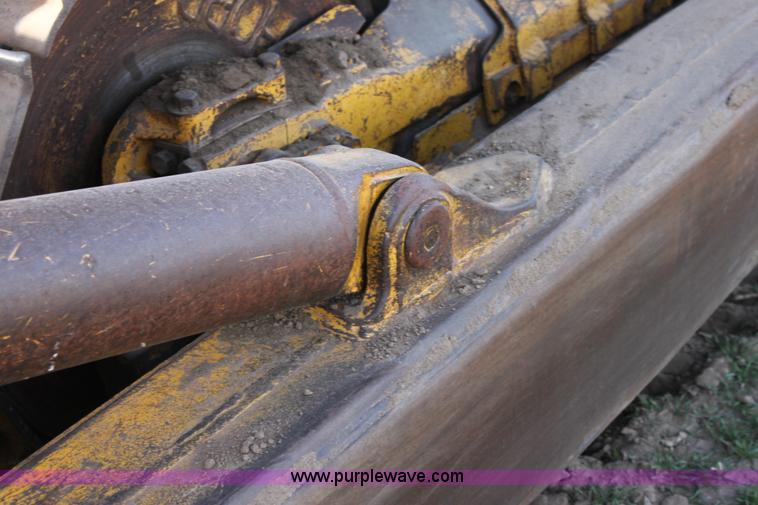 image for item E8259 1967 Caterpillar D8H dozer
