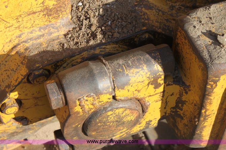 image for item E8259 1967 Caterpillar D8H dozer