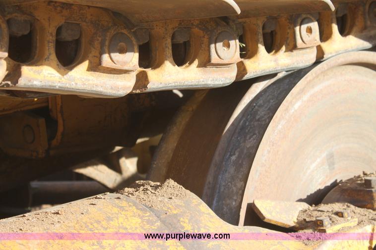 image for item E8259 1967 Caterpillar D8H dozer