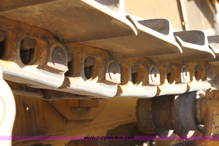image for item E8259 1967 Caterpillar D8H dozer
