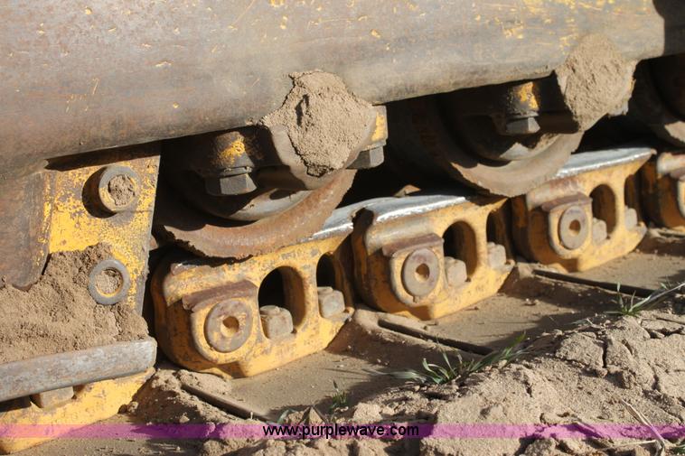 image for item E8259 1967 Caterpillar D8H dozer