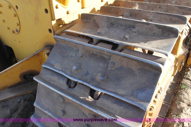image for item E8259 1967 Caterpillar D8H dozer