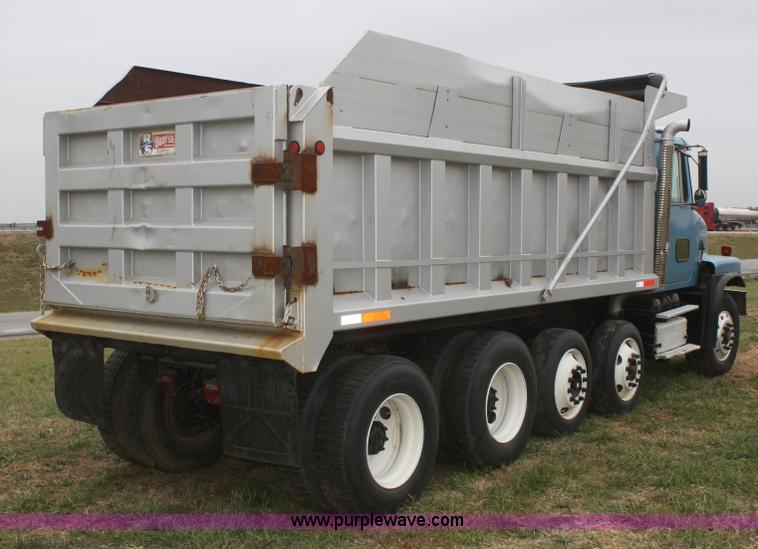 image for item F2712 1998 Volvo WG dump truck