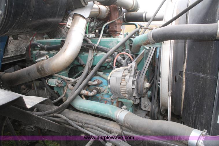 image for item F2712 1998 Volvo WG dump truck