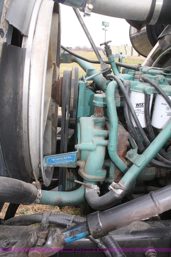 image for item F2712 1998 Volvo WG dump truck