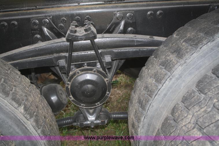 image for item F2712 1998 Volvo WG dump truck