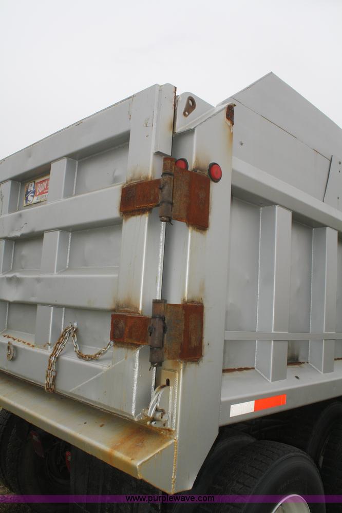 image for item F2712 1998 Volvo WG dump truck