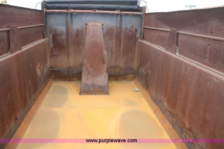 image for item F2712 1998 Volvo WG dump truck