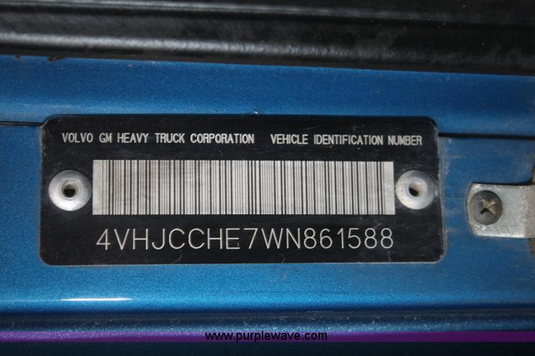 image for item F2712 1998 Volvo WG dump truck