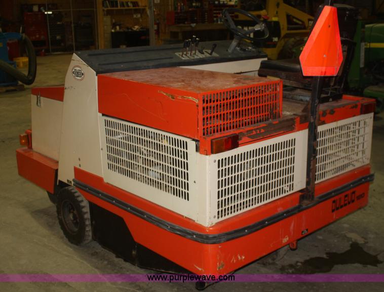 image for item F2905 Dulevo 120 floor sweeper