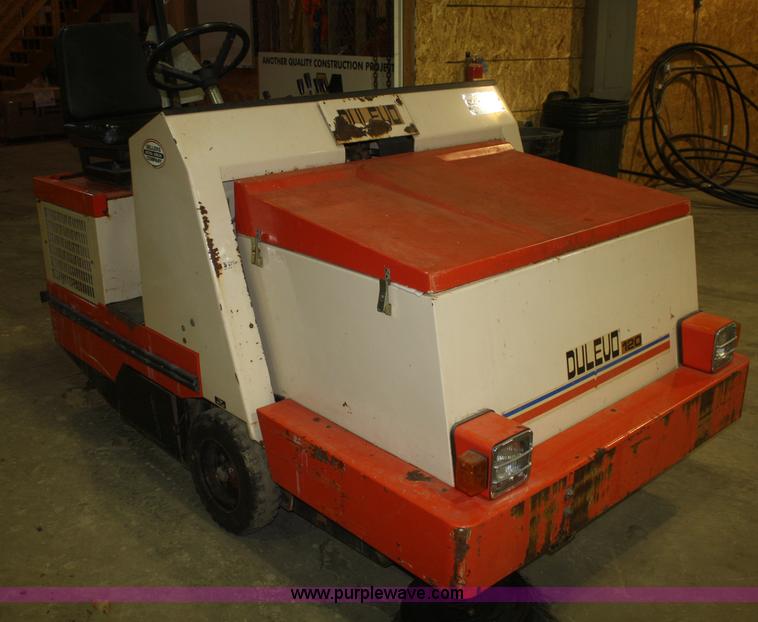 image for item F2905 Dulevo 120 floor sweeper