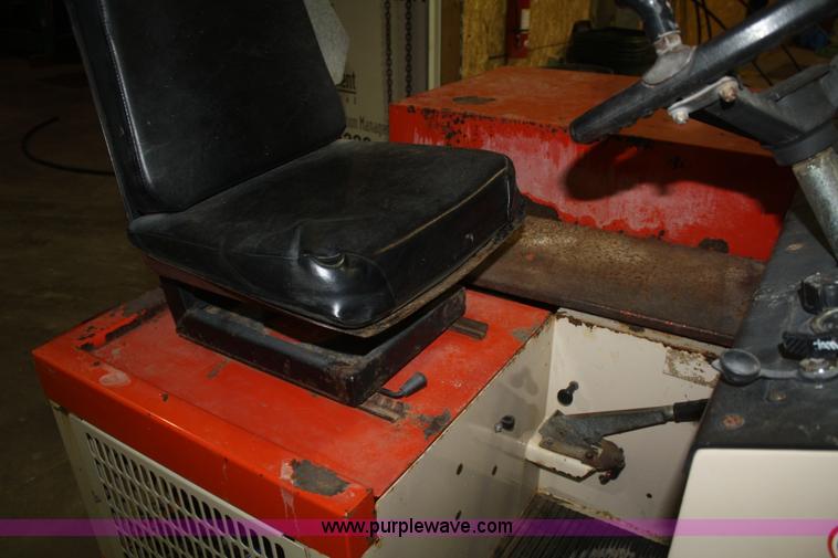 image for item F2905 Dulevo 120 floor sweeper