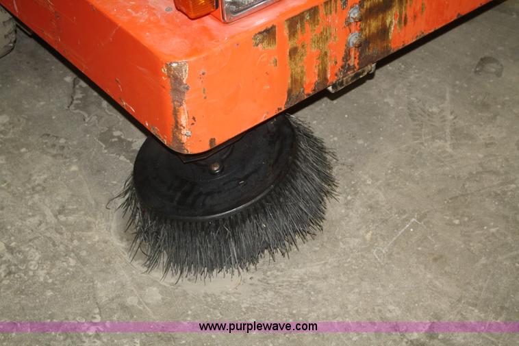 image for item F2905 Dulevo 120 floor sweeper
