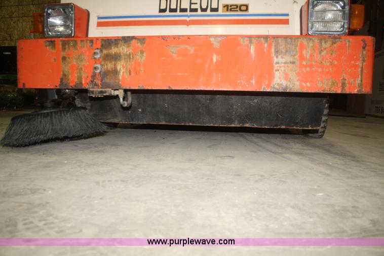 image for item F2905 Dulevo 120 floor sweeper