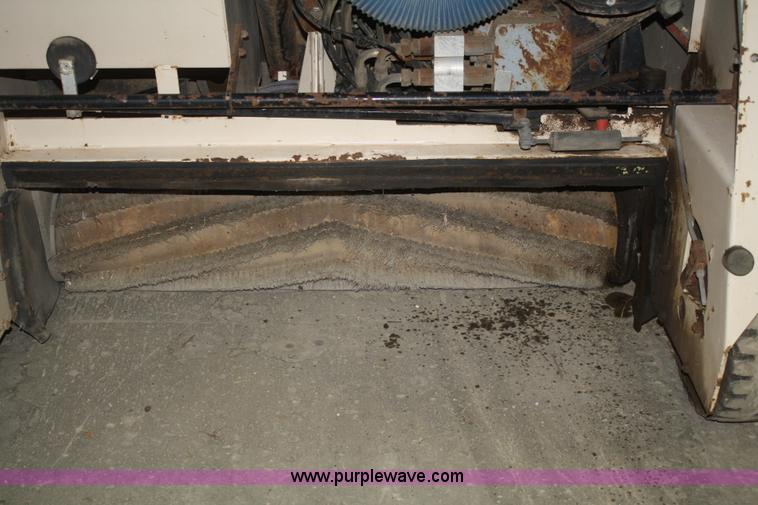 image for item F2905 Dulevo 120 floor sweeper