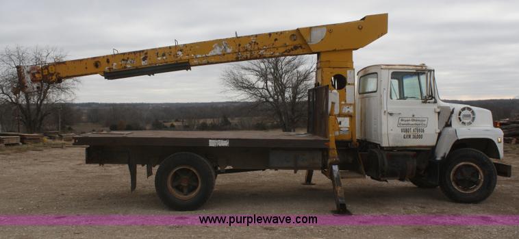 image for item F2910 1974 Ford 800 crane truck