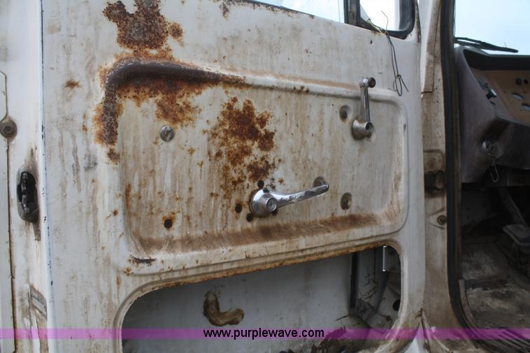 image for item F2910 1974 Ford 800 crane truck