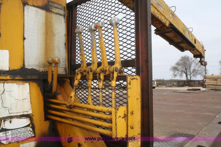 image for item F2910 1974 Ford 800 crane truck