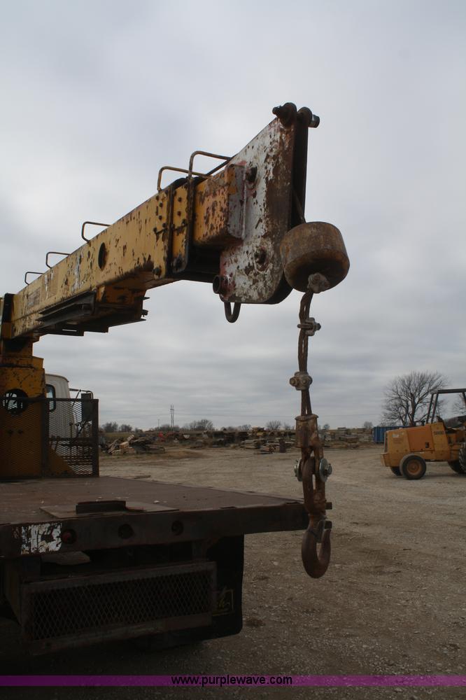 image for item F2910 1974 Ford 800 crane truck