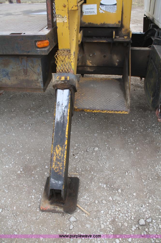 image for item F2910 1974 Ford 800 crane truck