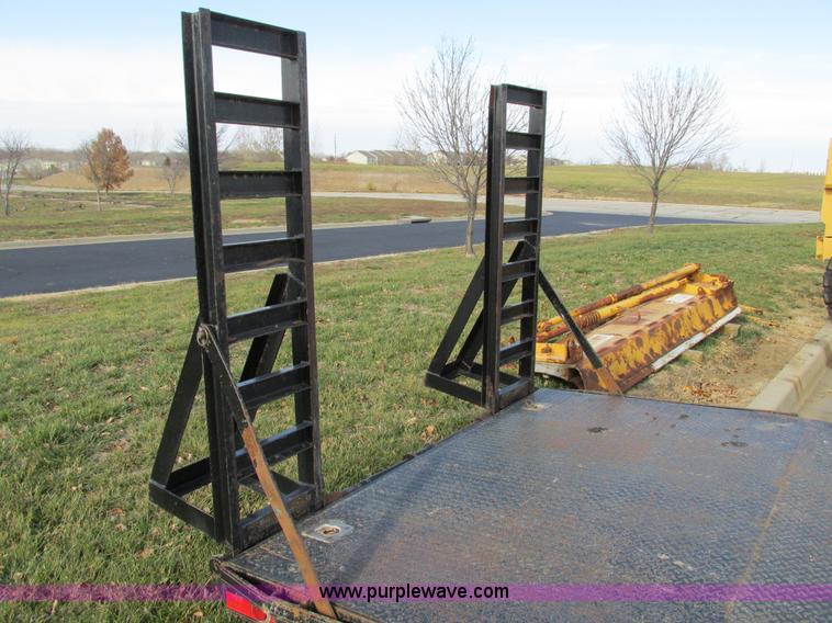 image for item F4055 2008 Maxey 20' car hauler trailer