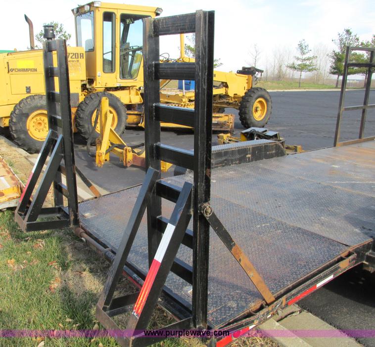 image for item F4055 2008 Maxey 20' car hauler trailer