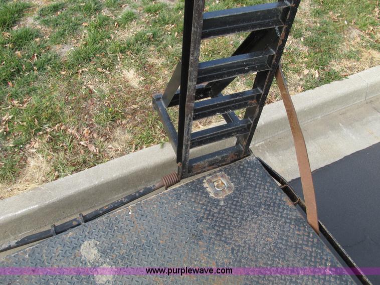 image for item F4057 2008 Maxey 20' car hauler trailer