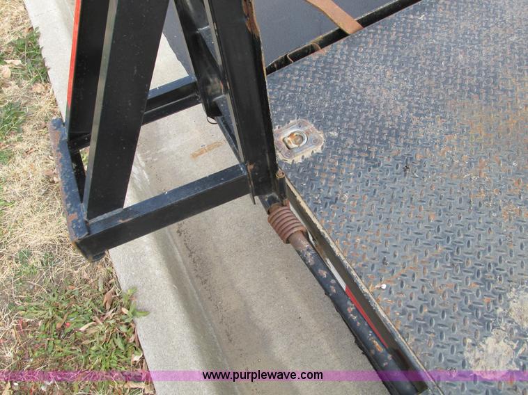 image for item F4057 2008 Maxey 20' car hauler trailer