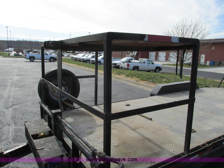 image for item F4058 2008 Maxey 20' car hauler trailer