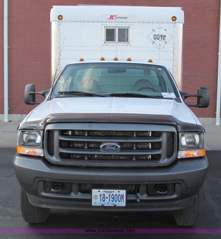 image for item F4059 2002 Ford F550 XL Super Duty box truck