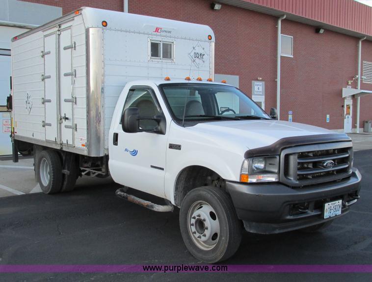 image for item F4059 2002 Ford F550 XL Super Duty box truck