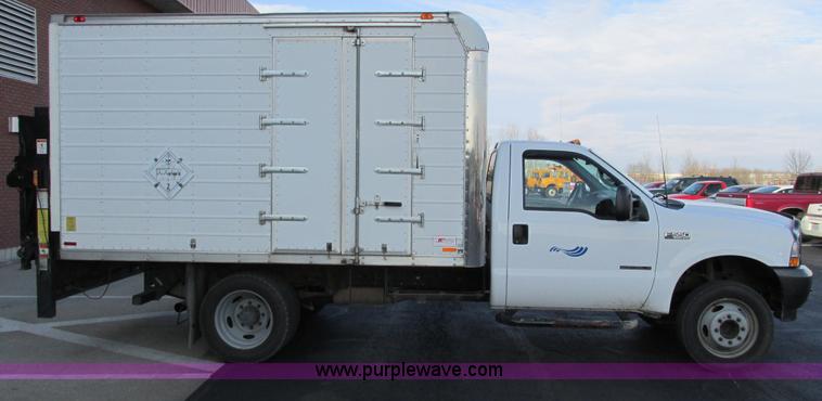 image for item F4059 2002 Ford F550 XL Super Duty box truck