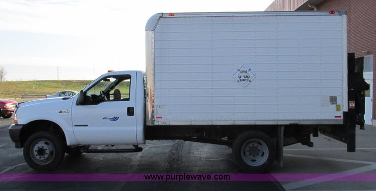 image for item F4059 2002 Ford F550 XL Super Duty box truck