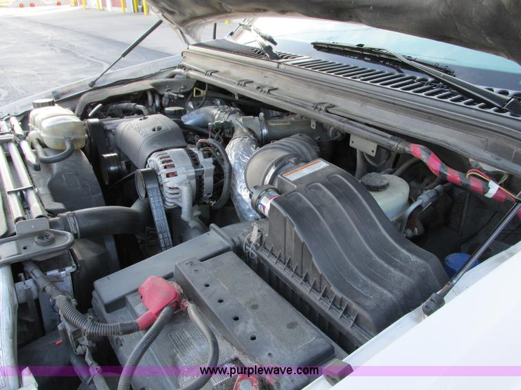 image for item F4059 2002 Ford F550 XL Super Duty box truck