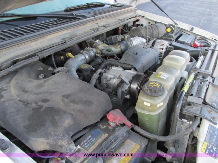 image for item F4059 2002 Ford F550 XL Super Duty box truck