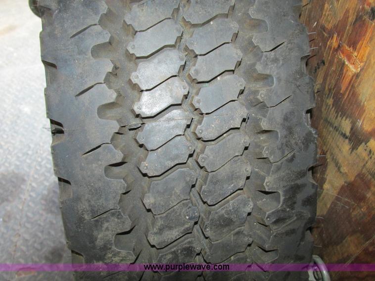 image for item F4059 2002 Ford F550 XL Super Duty box truck