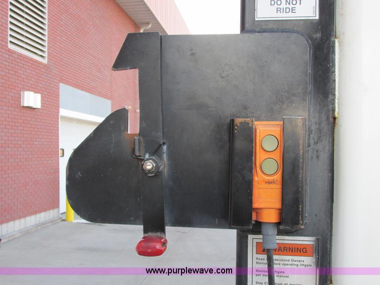 image for item F4059 2002 Ford F550 XL Super Duty box truck