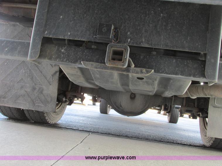 image for item F4059 2002 Ford F550 XL Super Duty box truck