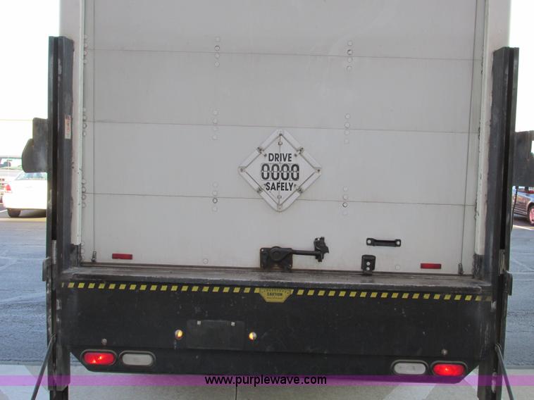 image for item F4059 2002 Ford F550 XL Super Duty box truck