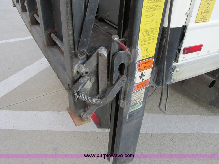 image for item F4059 2002 Ford F550 XL Super Duty box truck