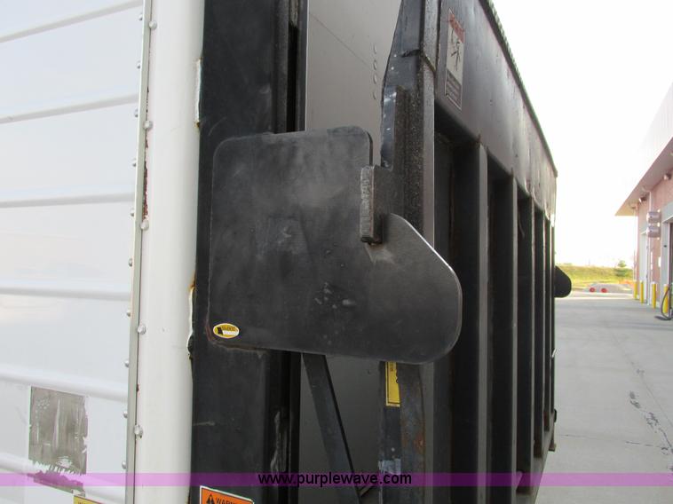 image for item F4059 2002 Ford F550 XL Super Duty box truck