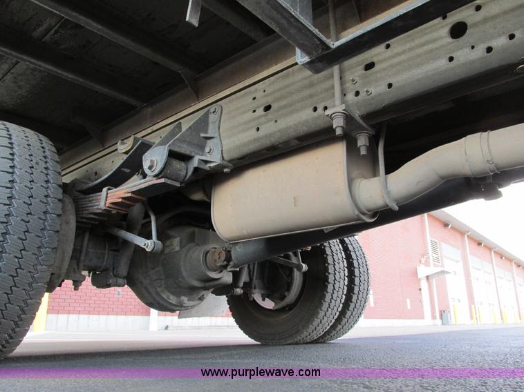 image for item F4059 2002 Ford F550 XL Super Duty box truck